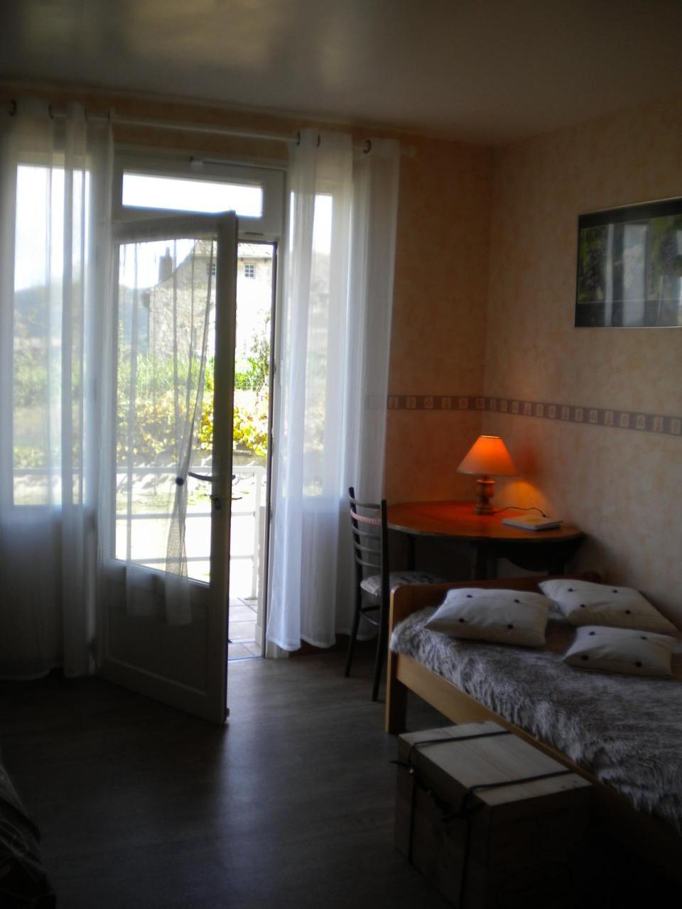 Hotel Le Relais Du Coustoubi Campouriez Экстерьер фото